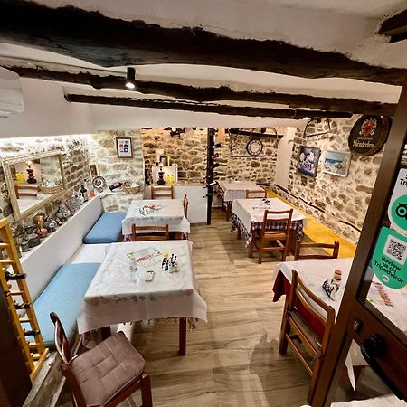 Restaurant & Guest House Semani Berat Exteriér fotografie