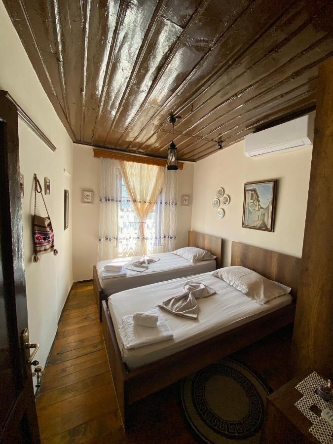 Restaurant & Guest House Semani Berat Exteriér fotografie