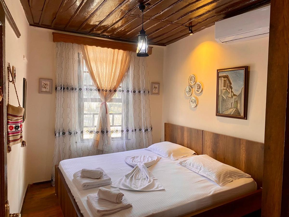 Restaurant & Guest House Semani Berat Exteriér fotografie